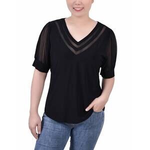 NEW NY COLLECTION short puff sleeve v neck top in black